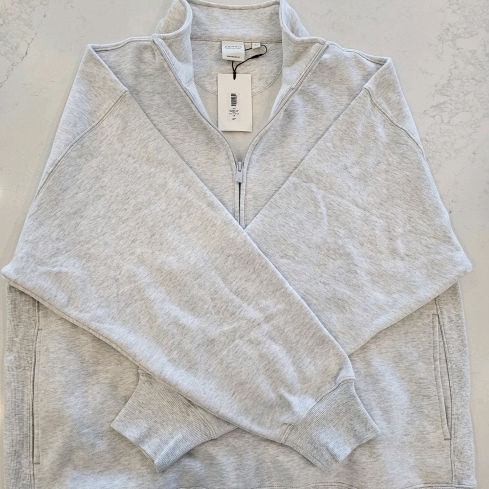 Aritzia Women's Light Gray Zip-Up Sweater - Boyfriend Fit (Large)